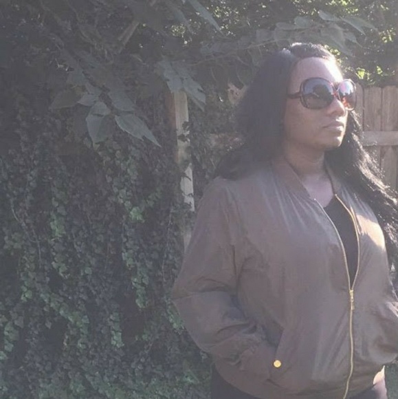 Meet your Posher, Sasha - Picture 6 of 8